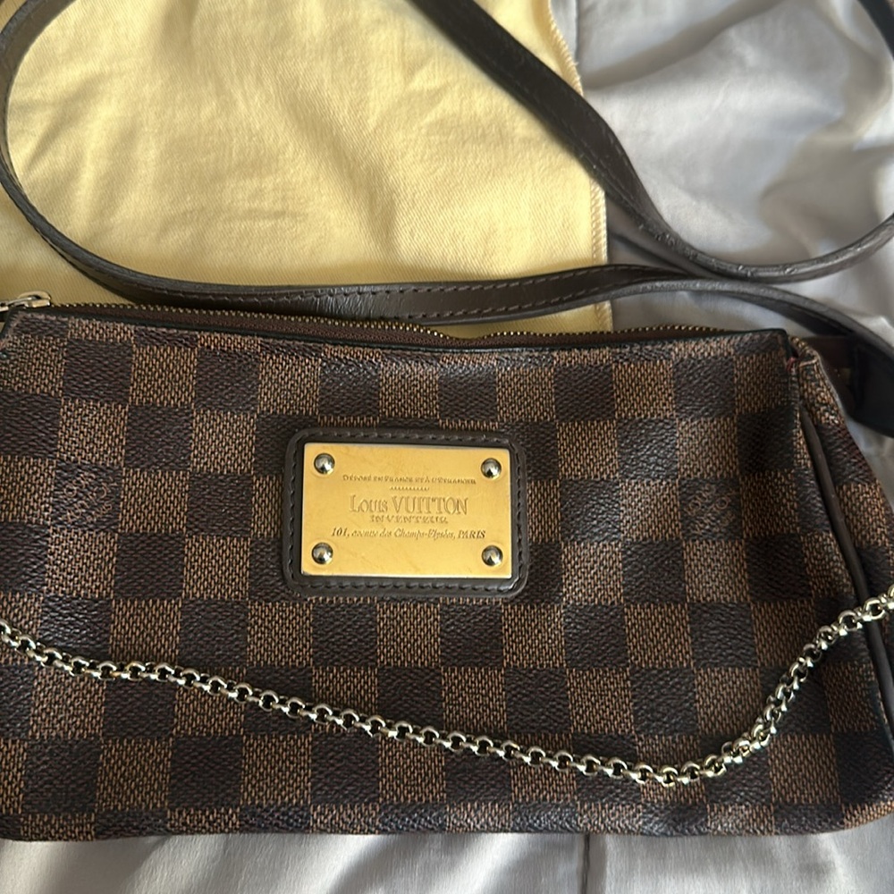 Eva Damier Louis Vuitton Cross Body purse